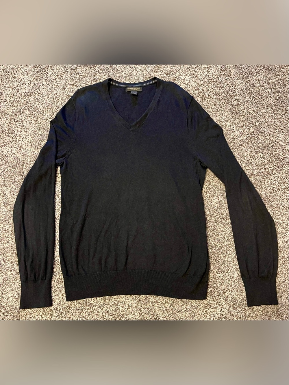 Banana Republic Men's Black V-Neck Lightweight Sweater